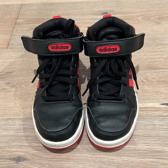 SOLD!! ✅ Like new Adidas high top sneakers 2 - Picture 2 of 6